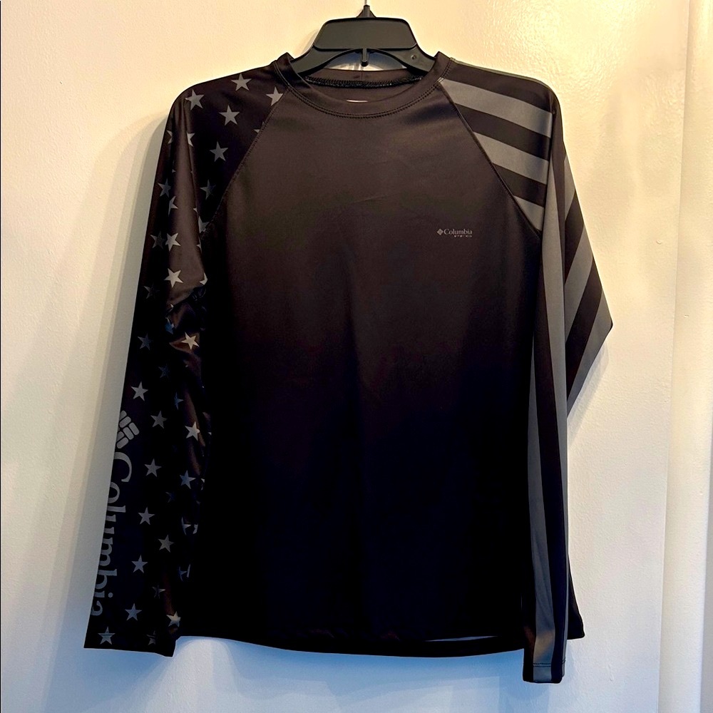 Columbia Men's Black and Gray Rash Guard